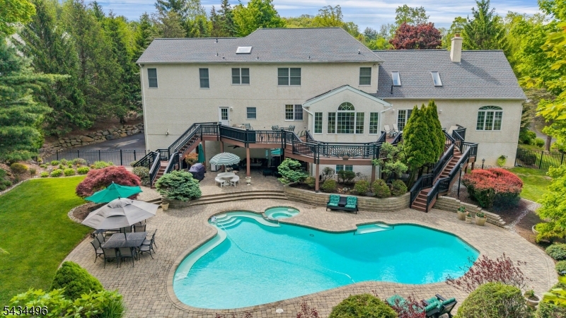 15 Skytop Dr