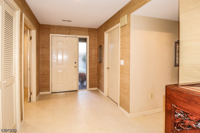 31 Hickory Hollow Ct