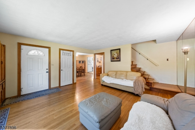 30 Cathedral Ave