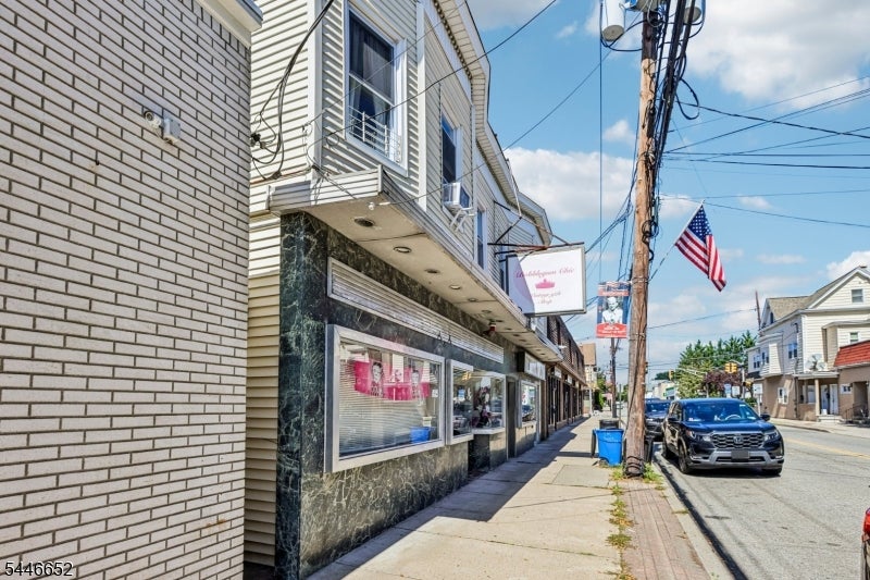 580 Lafayette Ave