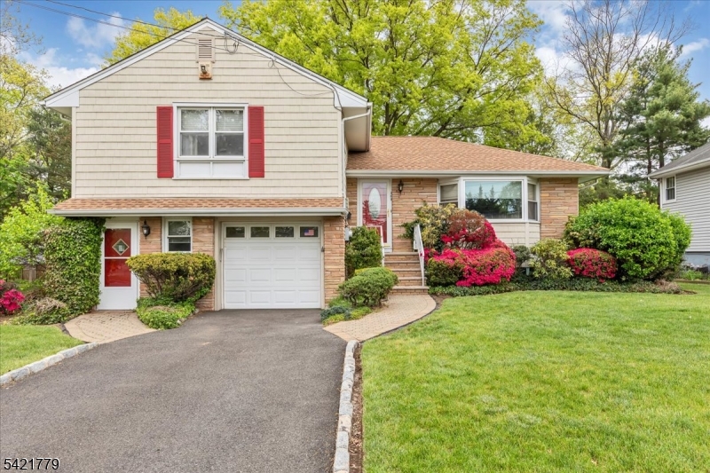 389 Walnut Ave