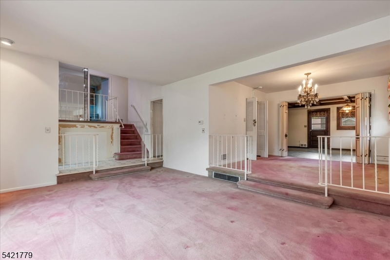389 Walnut Ave