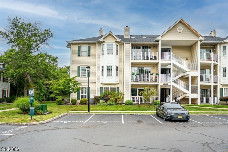 76 Clay St 76