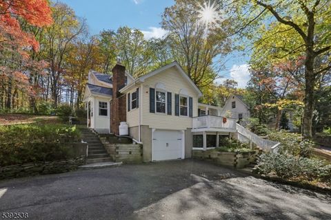 Photo of 30 N Cape Trl, Rockaway, NJ 07866 (MLS # 3993813)