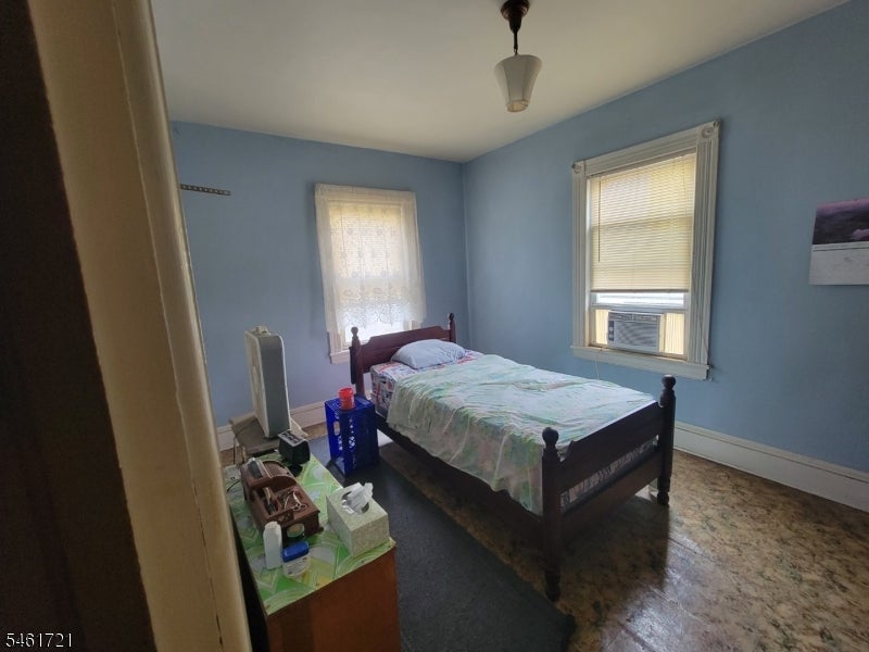 52 Goffle Rd