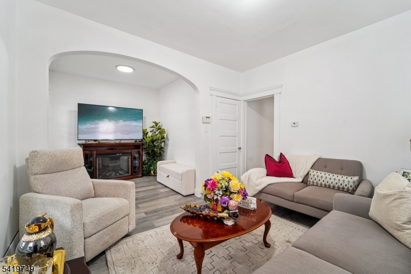 66 Buschmann Ave