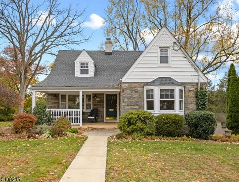 70 Highland Ave Midland Park Boro NJ 07432