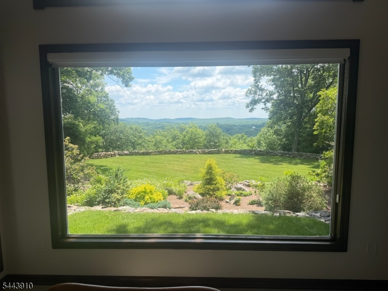 12 Laurel Hill