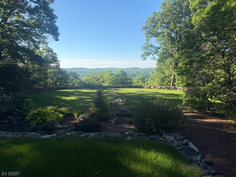 12 Laurel Hill