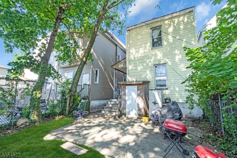 257 N 6Th St