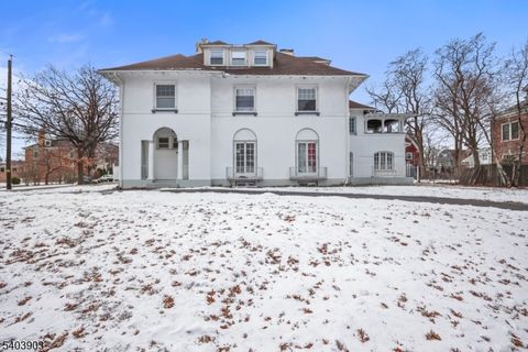 198 Ballantine Pkwy Newark City NJ 07104