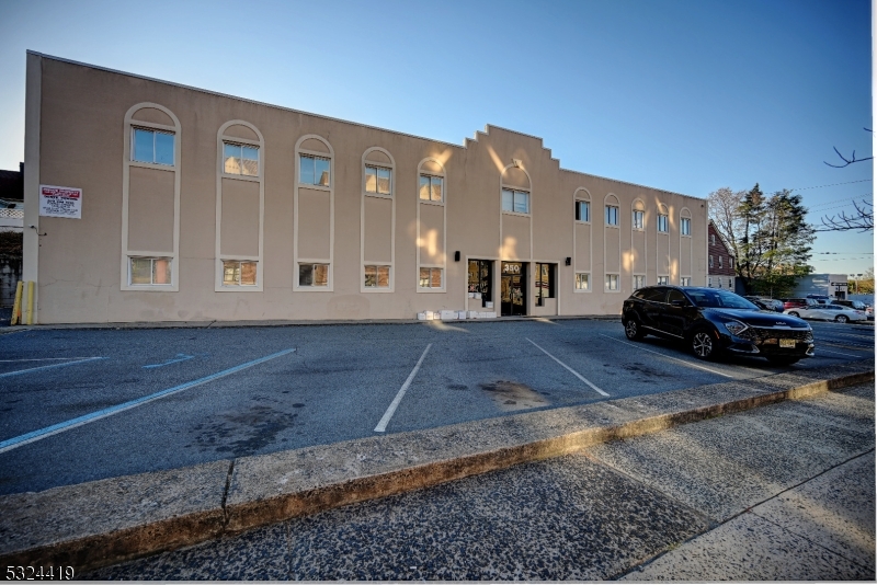 350 Bloomfield Ave