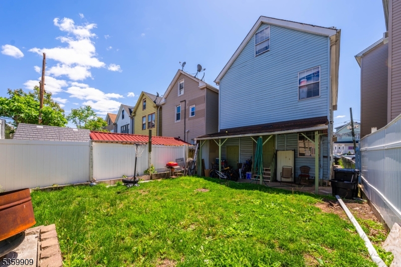 857 Garden St