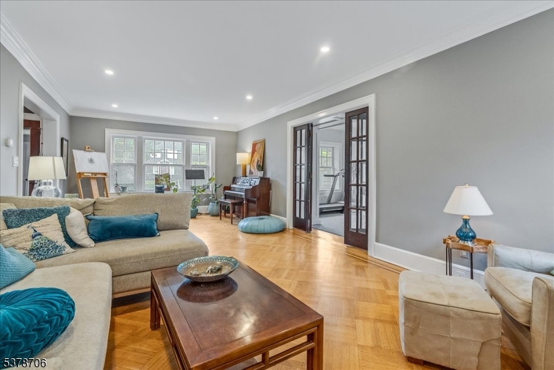 43 Ardsley Rd