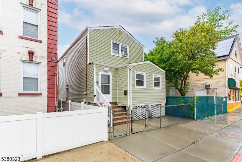371 Market St