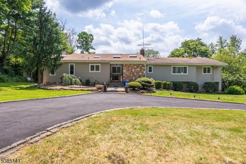 220 Horseshoe Rd