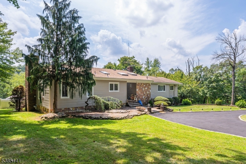 220 Horseshoe Rd