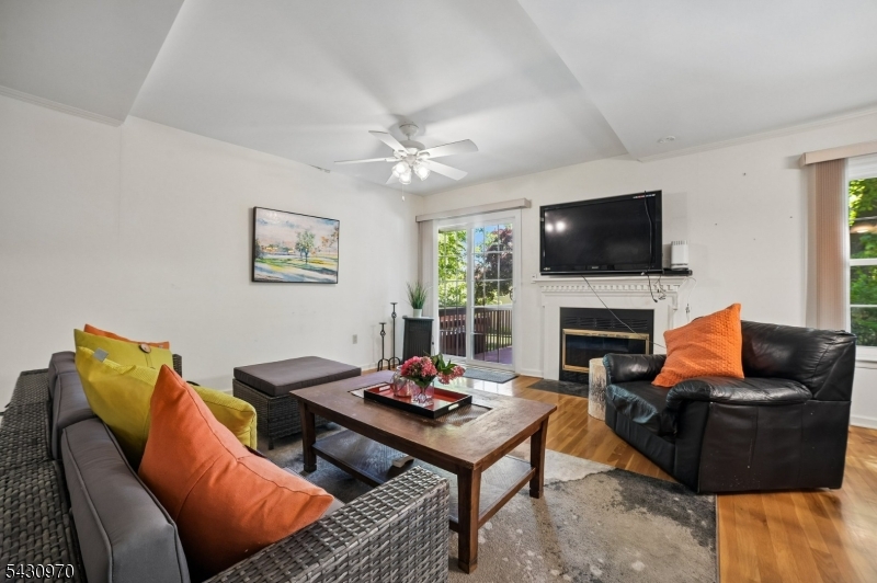 121 Coccio Dr