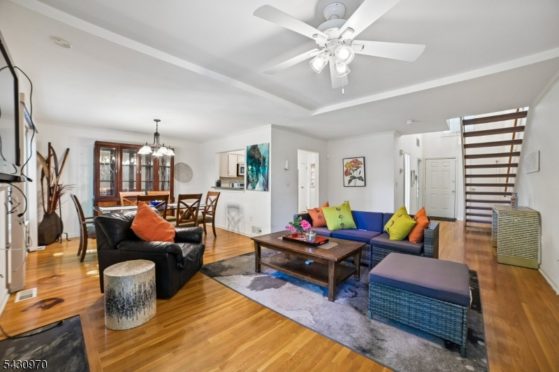 121 Coccio Dr