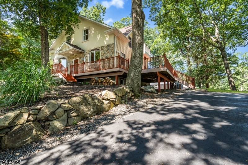 104 Bishops Rock Rd