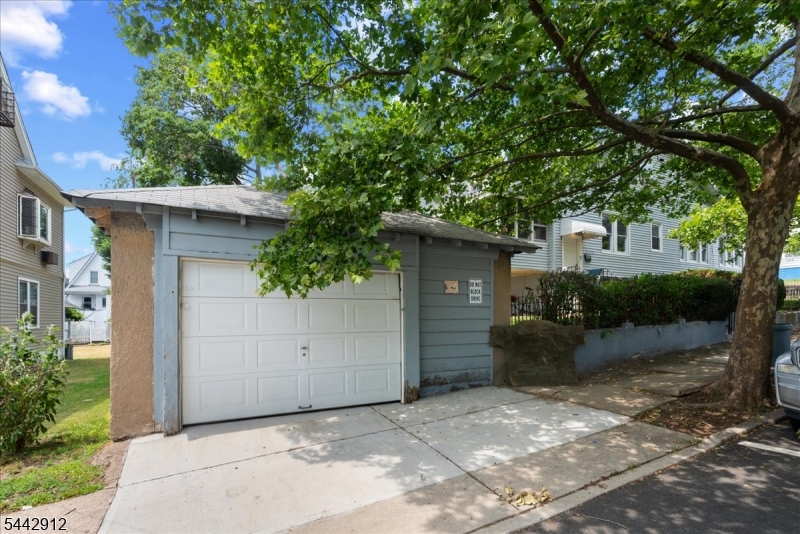 191 Brown Ave