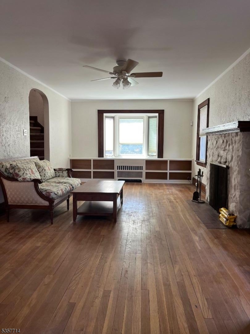 201 W Passaic Ave