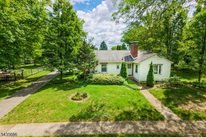 133 Frost Ave