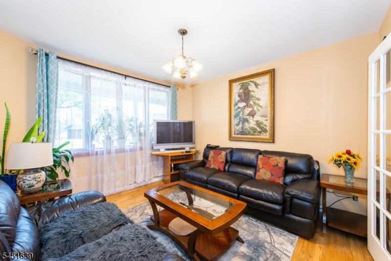 114 Hadley Ave