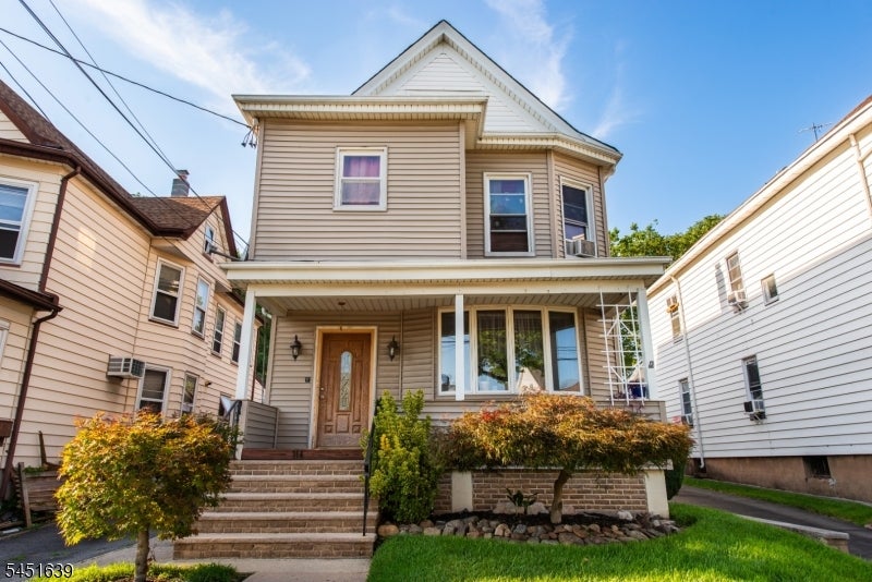 114 Hadley Ave