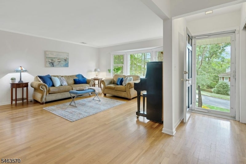 54 Yarmouth Dr