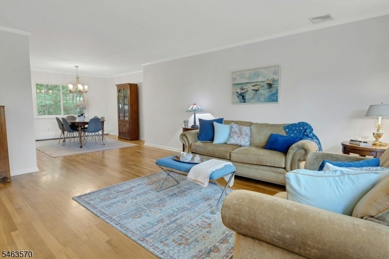 54 Yarmouth Dr