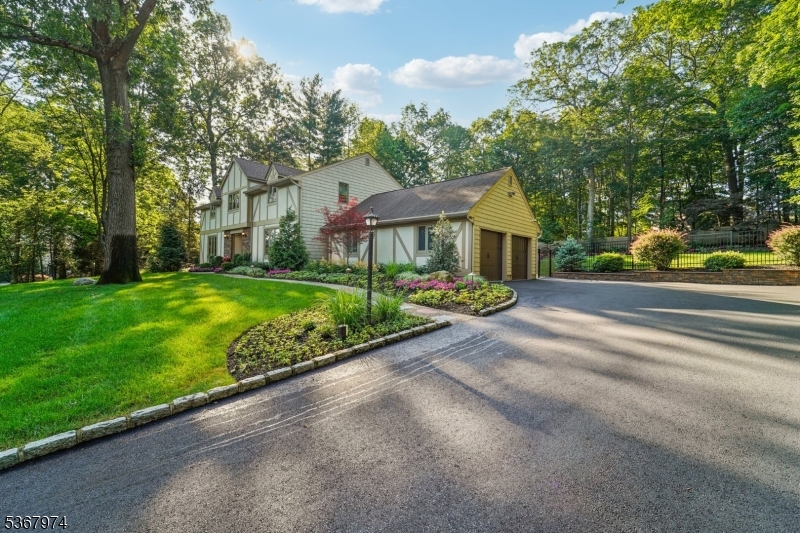 7 Colona Rd
