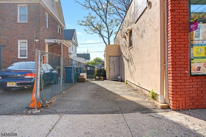 37 Fair St