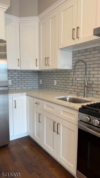 587 River St 411
