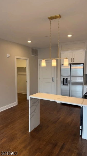 587 River St 411
