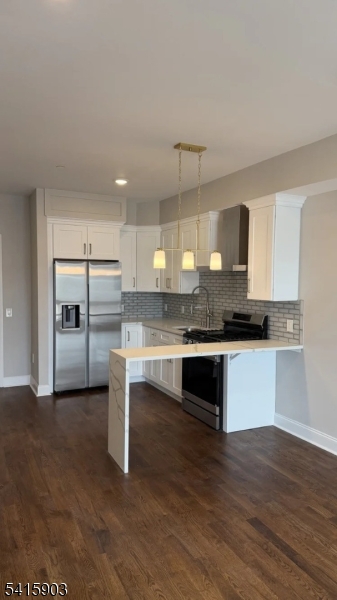 587 River St 411