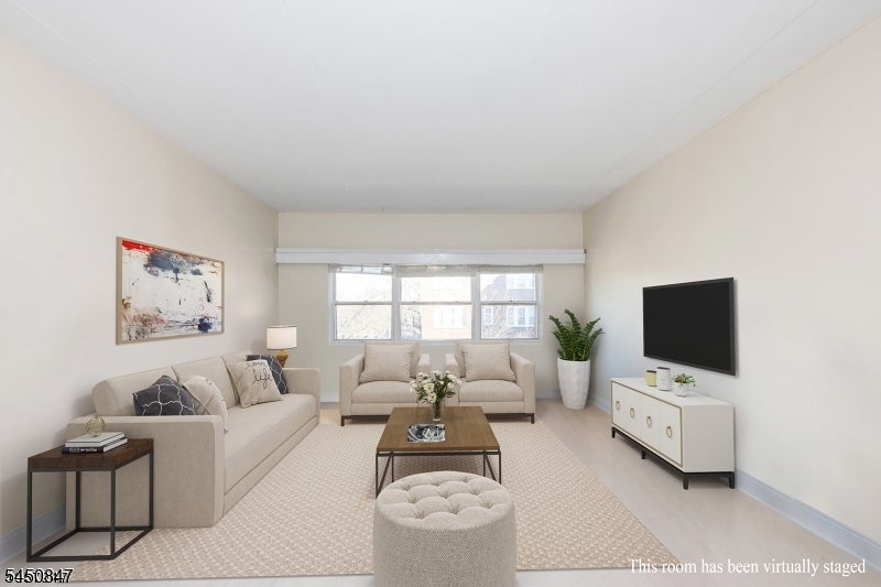 22 Riverside Dr D-10