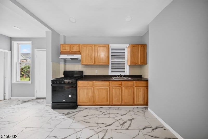 231 Clark Pl 1