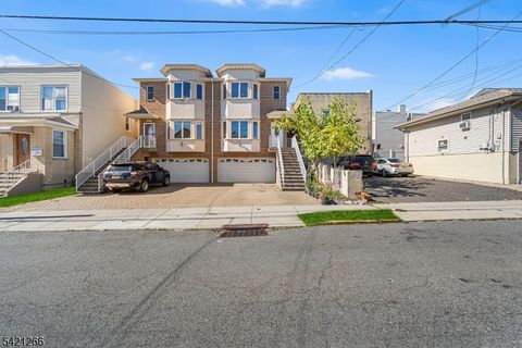 233 5TH Street B Fairview Boro NJ 07022