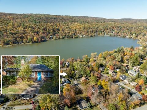 Photo of 16 Sylvan Way, West Milford, NJ 07480 (MLS # 3994109)