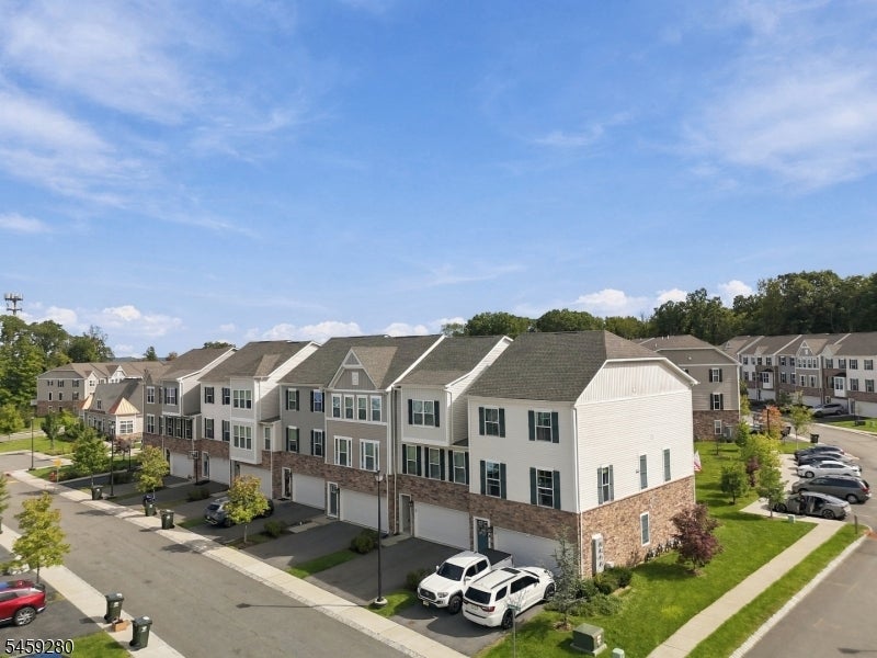 14 Clausen Ct