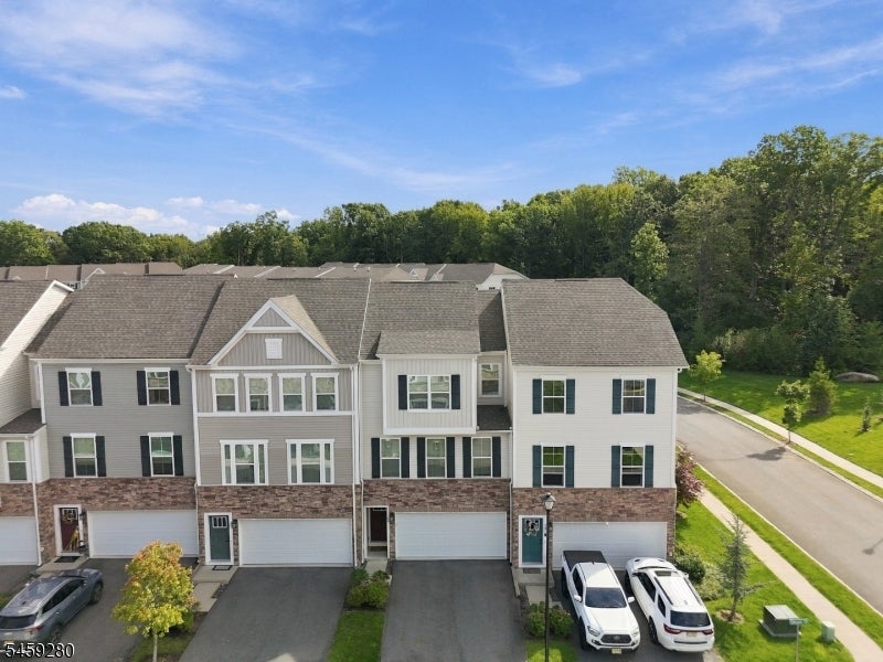 14 Clausen Ct