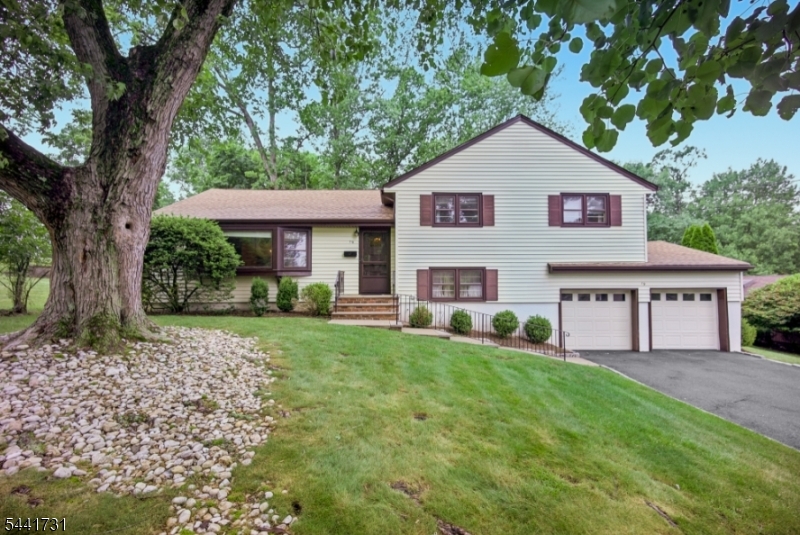 19 Bear Brook Ln