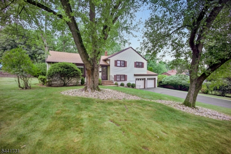 19 Bear Brook Ln