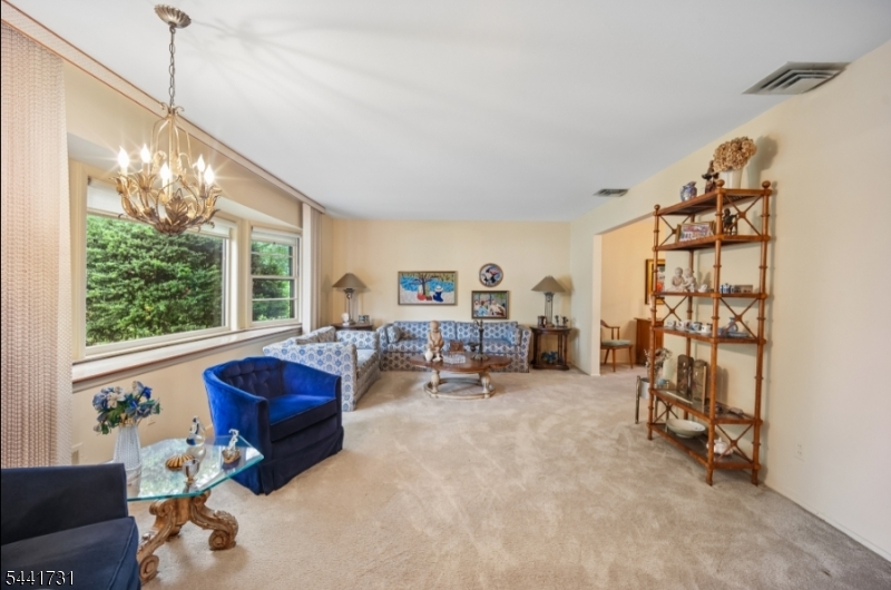 19 Bear Brook Ln