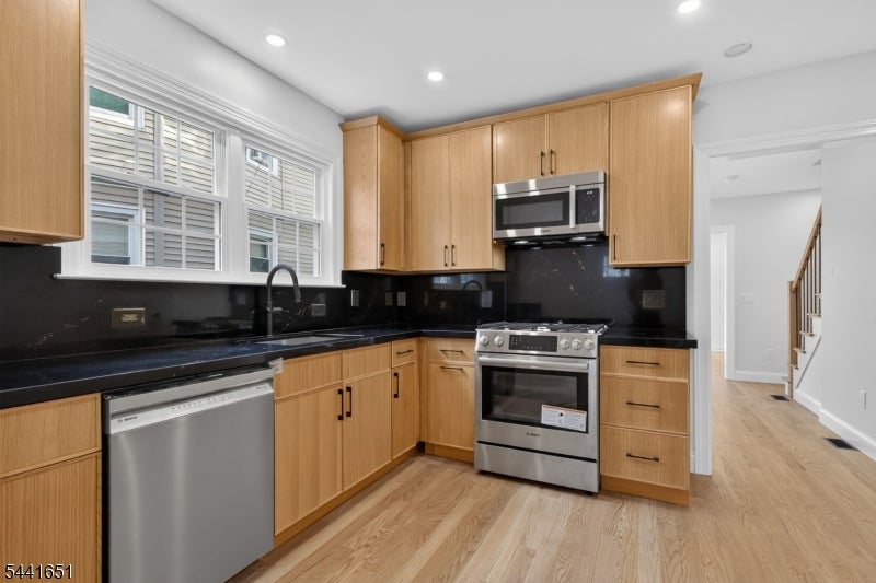 18 Walnut St A