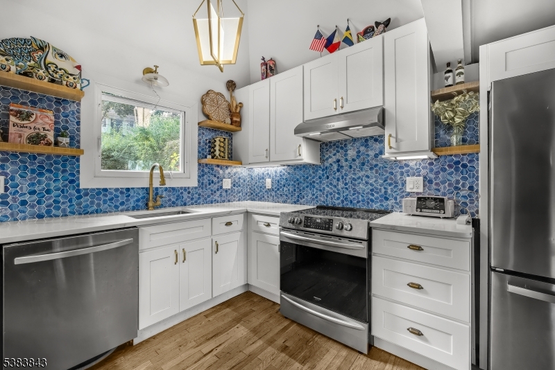 28 Springbrook Trl
