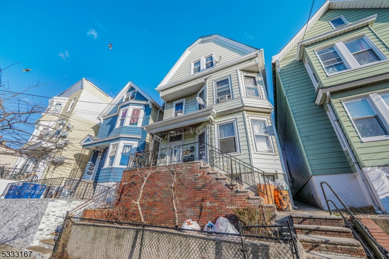 435 N 2Nd St