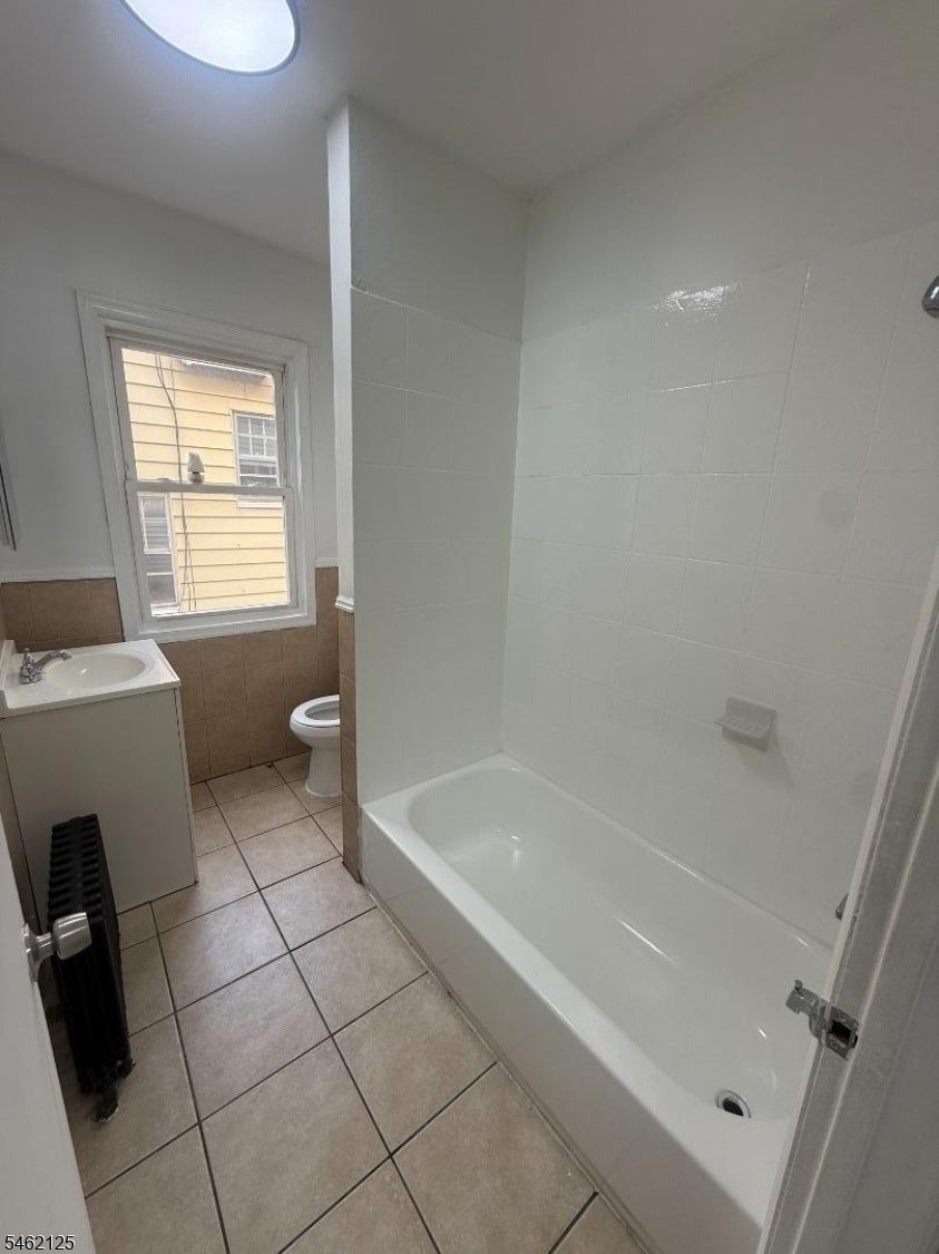 229 Alexander St 2