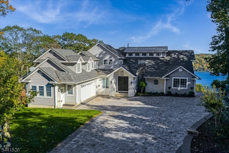 56 Crestwood Trl